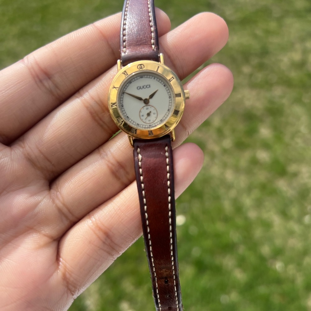 GUCCI Chronograph, Gold Plated ladies Watch - Picture 2 of 11